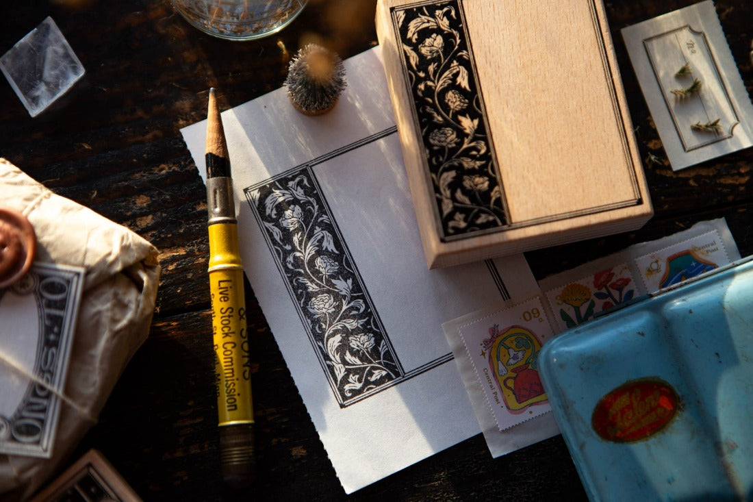 OURS Studio Flower Frame A Rubber Stamp