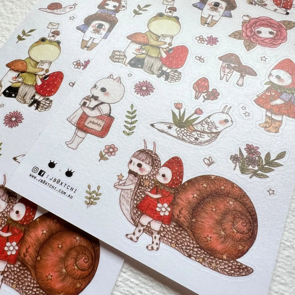 This whimsical themed washi sticker sheet was illustrated by jb0xtchi (Jessica Ng). jb0xtchi creates stationary and small trinkets from whimsical ideas in the form of painting using ink, watercolour, and gouache.
Washi Material Sticker Sheet
Height: 170mm x Width: 90mm
Includes 1 sticker sheet