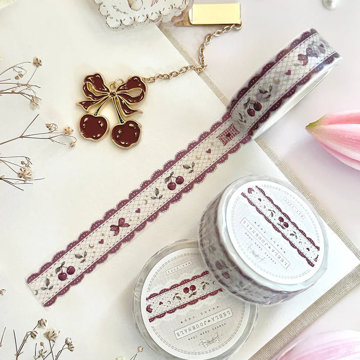 ♡ cherry red lace washi tape - gold foiled stars detailing
♡ x1 washi tape
♡ 10m long
♡ 16mm width