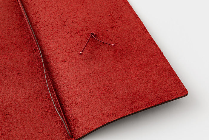 TRAVELER'S notebook LOVE AND TRIP Red (Regular Size)