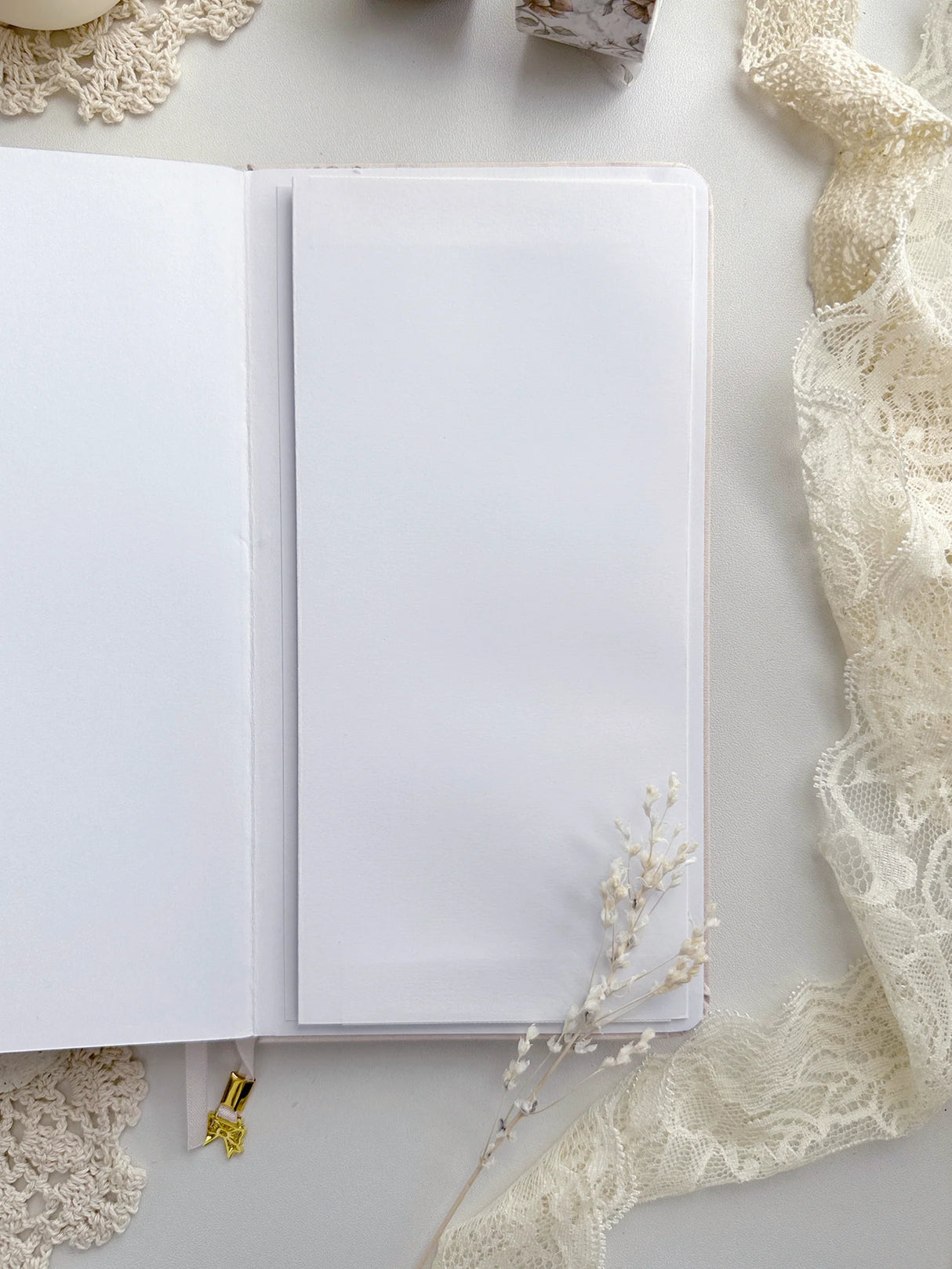 Tulip Notebook TN (dotted)