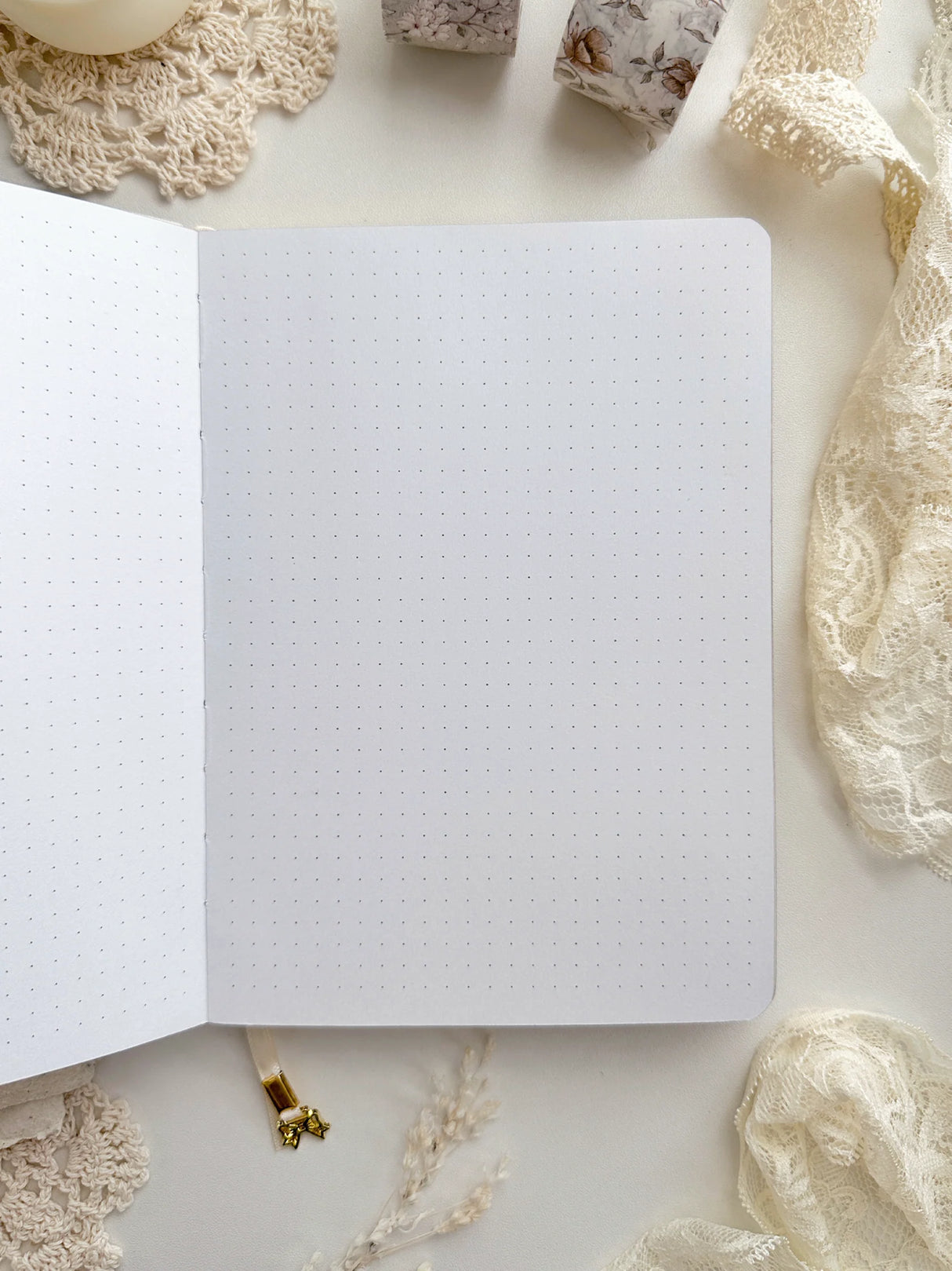 Tulip Notebook A5 (dotted)