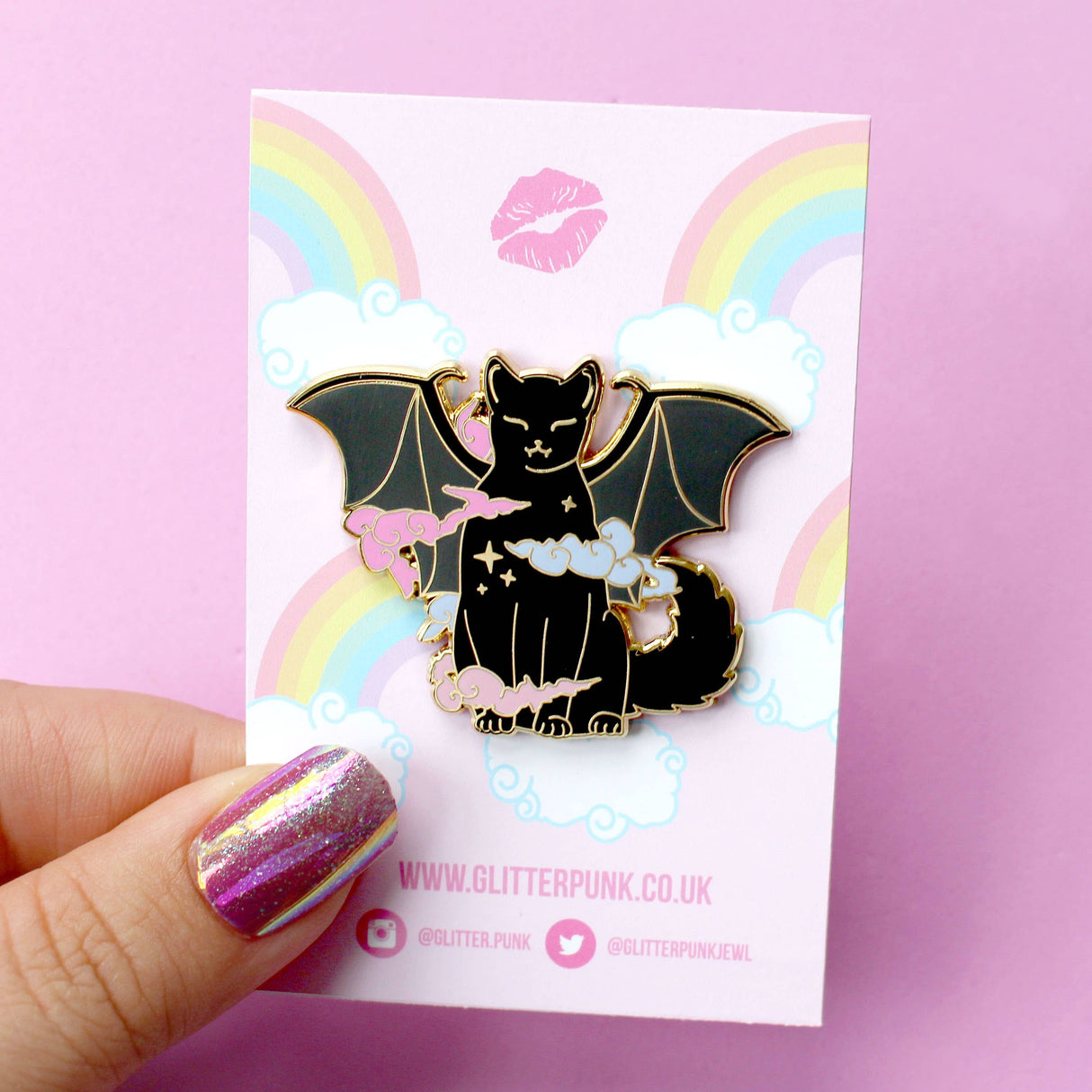 Pin de esmalte de gato vampiro