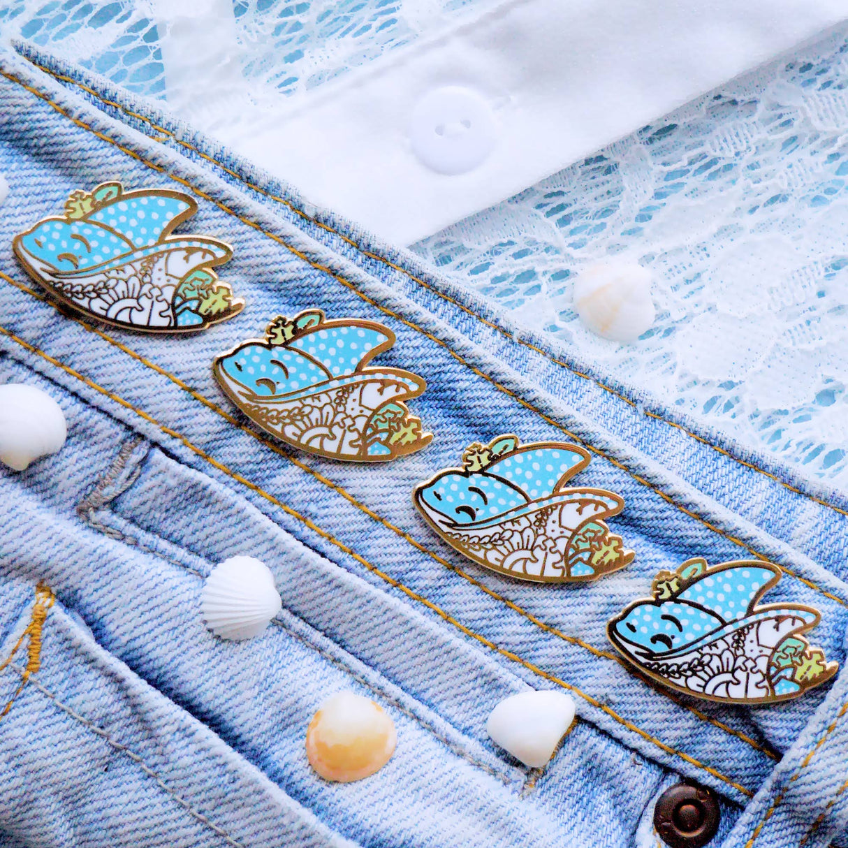 Pin de esmalte con raya águila moteada