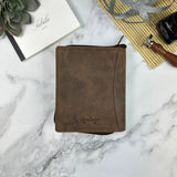 Indulge in the epitome of elegance with the Girologio 12 Zippered Pen Case. Meticulously crafted from premium, eco-friendly tanned leather, this zippered case promises a lavish velvet interior and generous space to securely accommodate up to 12 pens. Girologio once again emerges as a superior choice for safeguarding your cherished writing instruments, seamlessly combining plush softness and flexibility with unparalleled toughness and durability.