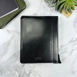 Indulge in the epitome of elegance with the Girologio 24 Zippered Pen Case. Meticulously crafted from premium, eco-friendly tanned leather, this zippered case promises a lavish velvet interior and generous space to securely accommodate up to 24 pens. Girologio once again emerges as a superior choice for safeguarding your cherished writing instruments, seamlessly combining plush softness and flexibility with unparalleled toughness and durability.