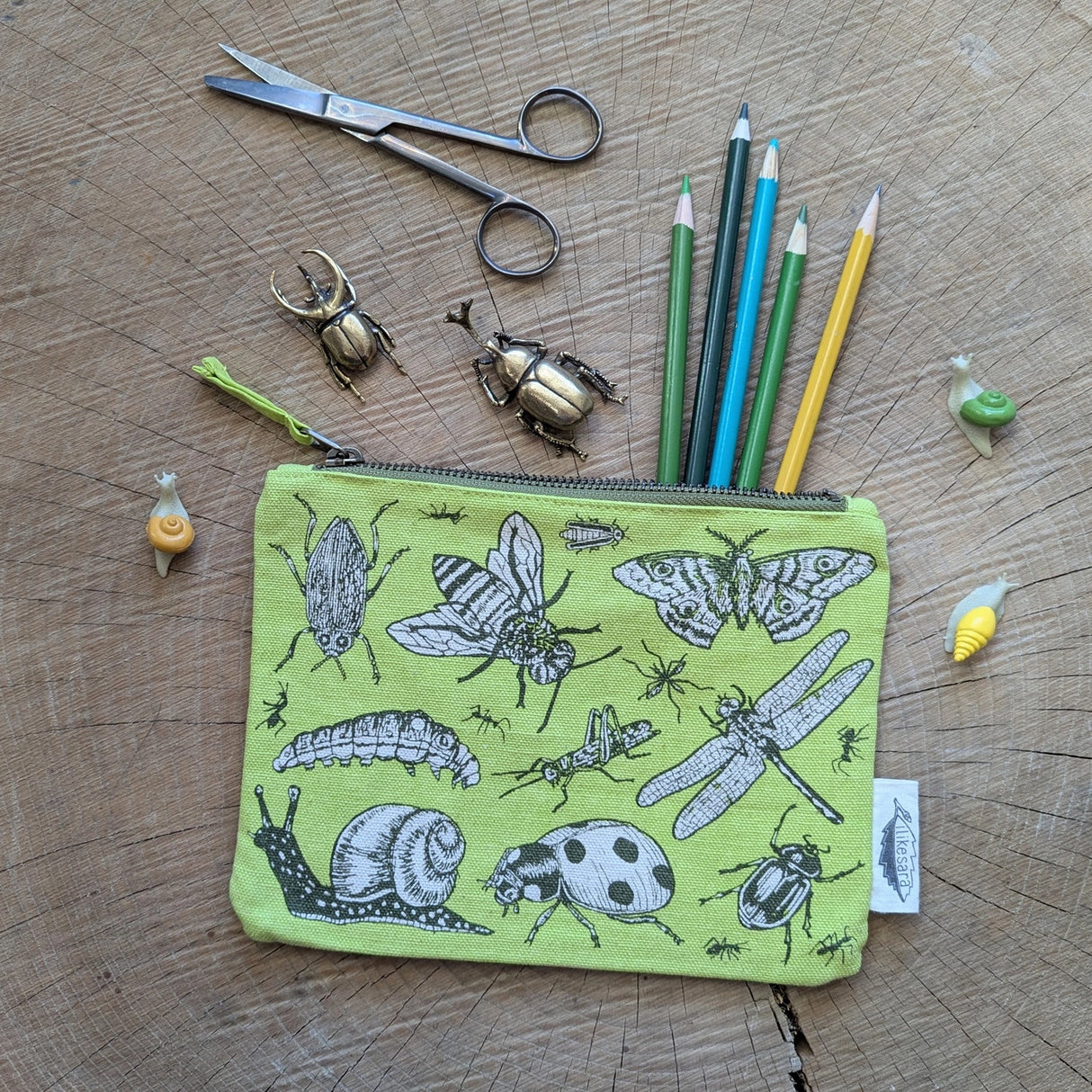 Insecta Zippered Pouch