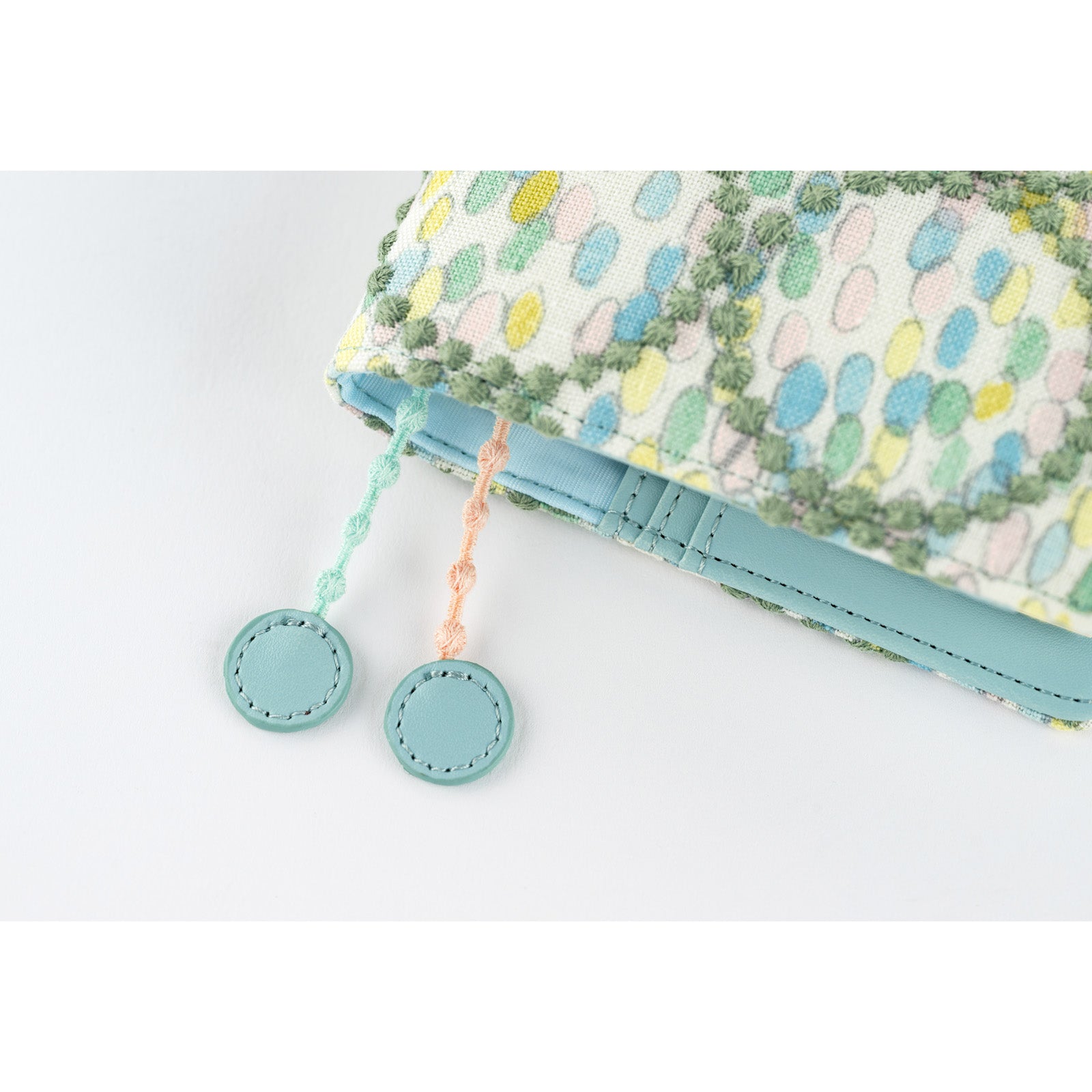 Hobonichi 2026 A6 Cover - minä perhonen jellybeans + tambourine