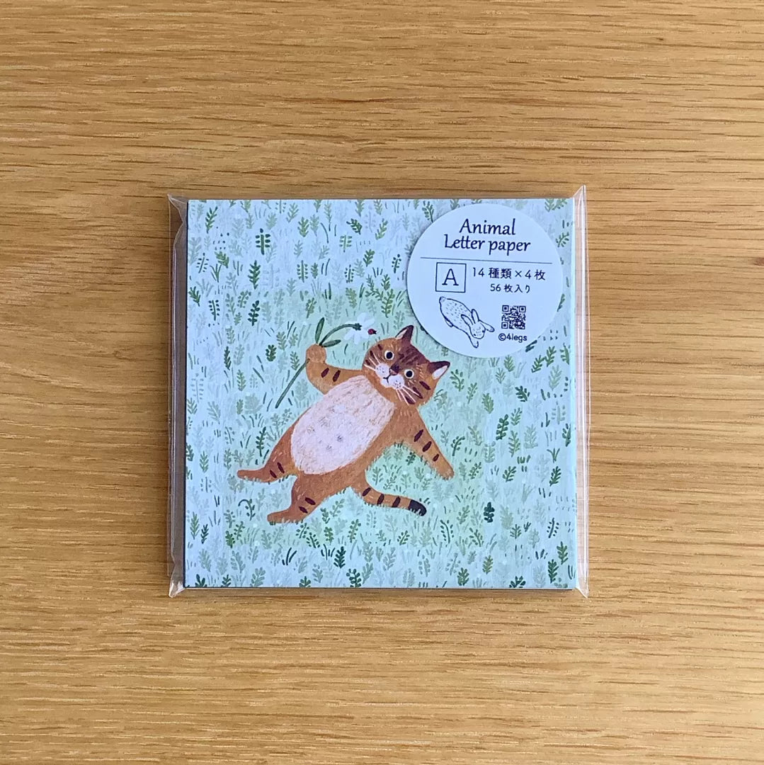 Featuring charming watercolor of a variety of animals&nbsp;from Japanese illustrator 4legs

It is a convenient size that is not too big or too small.&nbsp;Please use it&nbsp;as a communication tool for small thank you and announcements.&nbsp;There are no lines on the front side, so&nbsp;you can use it freely as&nbsp;a shop card or business card&nbsp;with stamps and stickers&nbsp;as well as memos and letters.&nbsp;It is a great gift for people who like paper.&nbsp;The gorgeous and gentle designs&nbsp;will ma