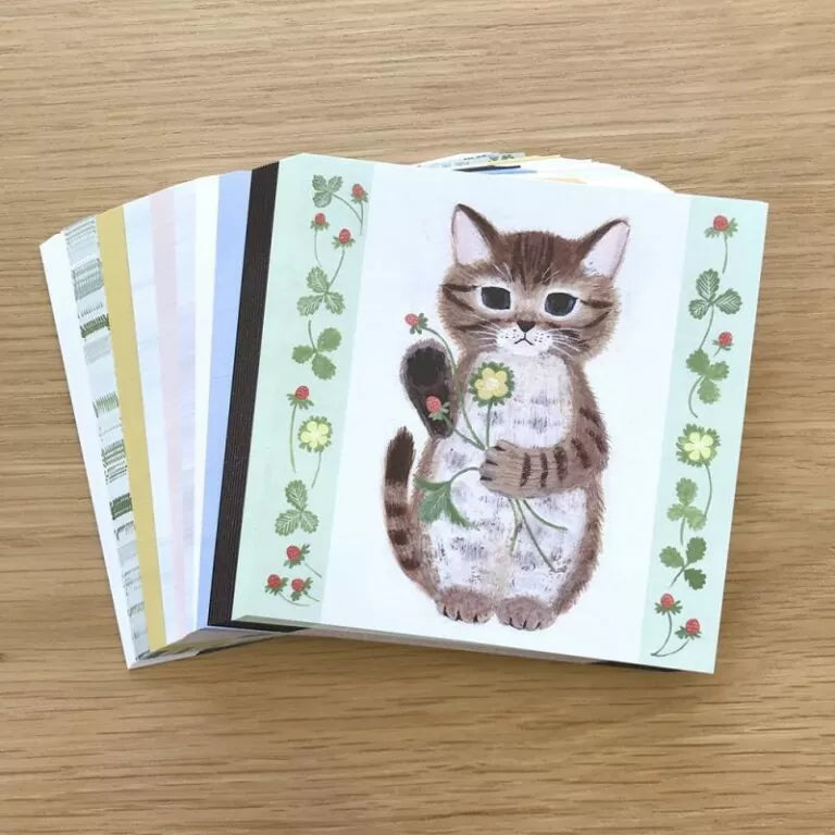 Featuring charming watercolor of cats with flowers and plants from Japanese illustrator 4legs

It is a convenient size that is not too big or too small.&nbsp;Please use it&nbsp;as a communication tool for small thank you and announcements.&nbsp;There are no lines on the front side, so&nbsp;you can use it freely as&nbsp;a shop card or business card&nbsp;with stamps and stickers&nbsp;as well as memos and letters.&nbsp;It is a great gift for people who like paper.&nbsp;The gorgeous and gentle designs&nbsp;will