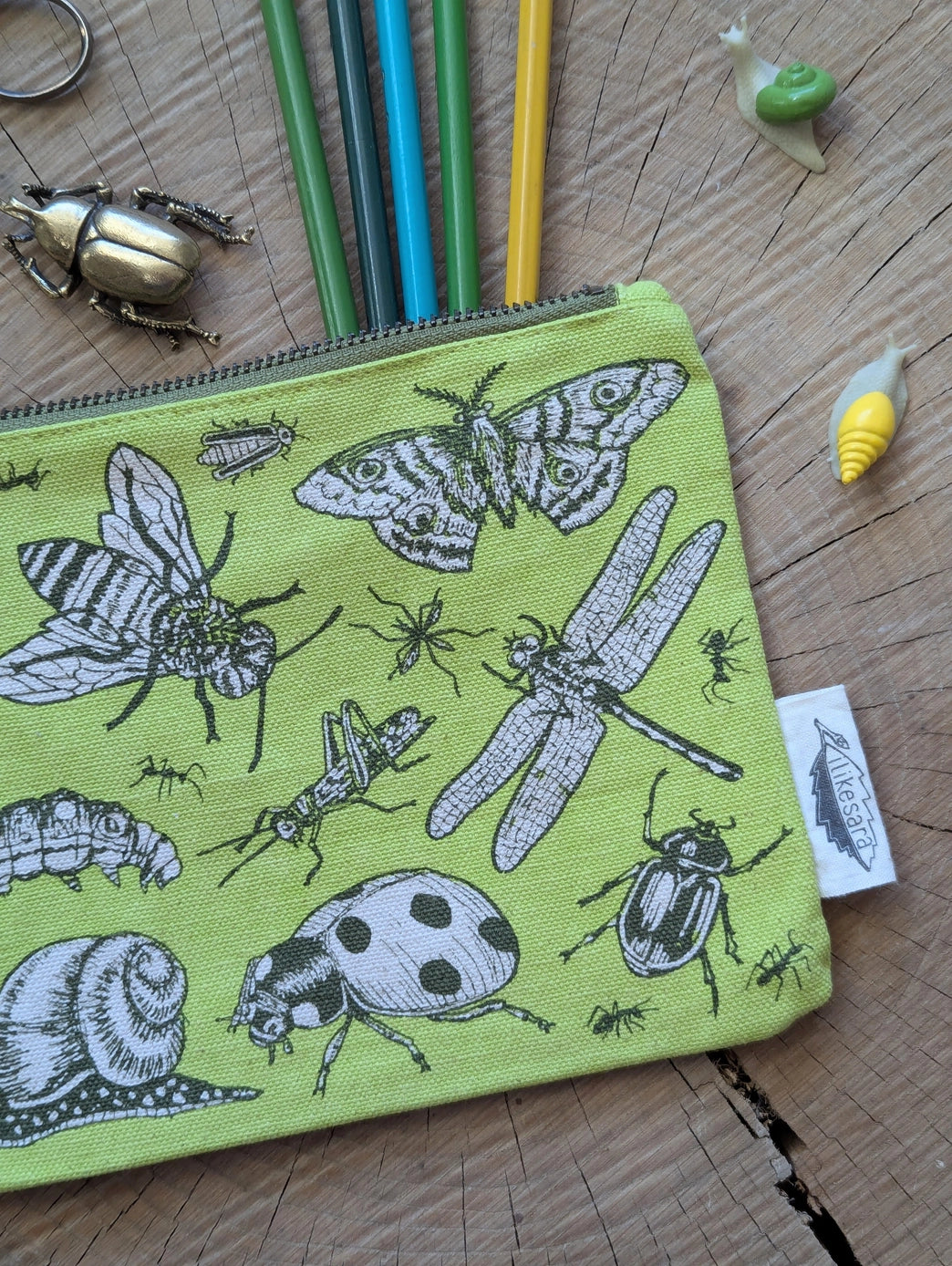 Insecta Zippered Pouch