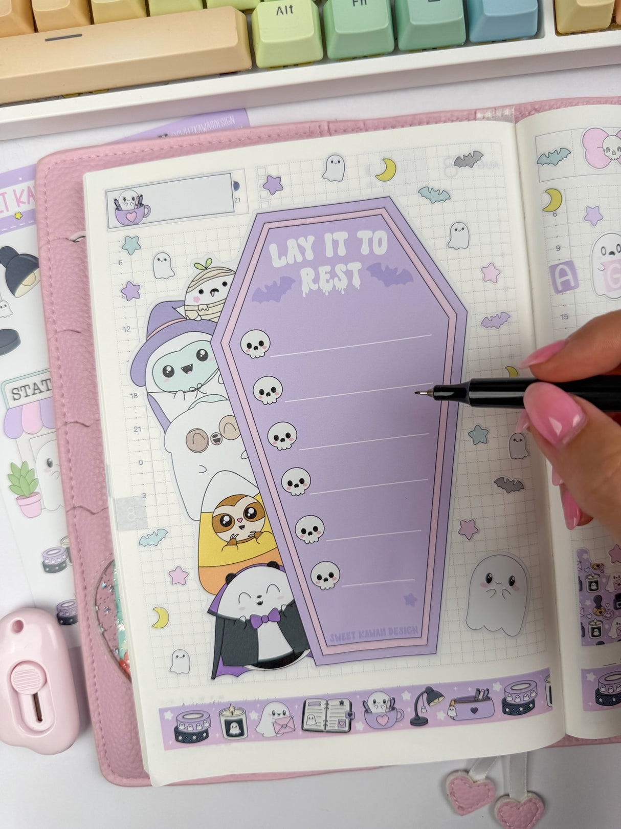 A Ghosts Guide to the Little Joys - Decorative Journaling with Sweet Kawaii Designs and Esterbrook