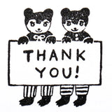 Stamp by illustrator Aiko Fukawa.
THANK YOU！ A pair of cute bears holding cards and wearing a linked outfit are depicted.
Perfect for writing a thank-you message or as a card to accompany a gift.