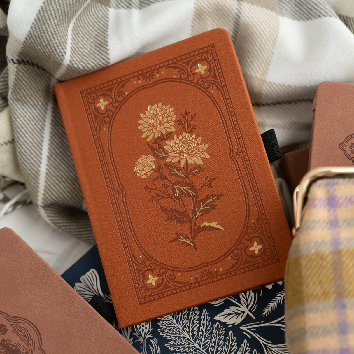 Archer and Olive Notebook: Chrysanthemum