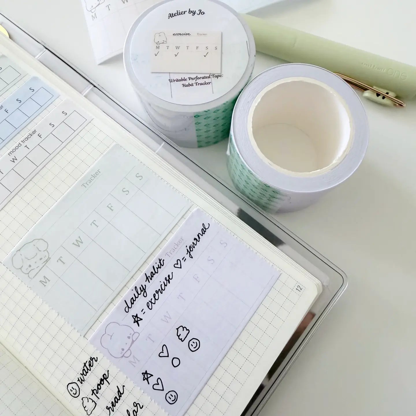 Stay organized with this minimalist Weekly Tracker Memo Tape designed for planners, journaling, and everyday productivity. Featuring a clean and functional weekly layout, this perforated memo tape is perfect for Hobonichi Weeks, planners, bullet journals, and notebooks.

The simple design makes it easy to match with any planner aesthetic while helping you keep track of tasks, habits, schedules, and weekly goals with ease.

˚ʚ♡ɞ˚ Product Specifications:
☆ Size: 40mm x 5m
☆ Perforated for easy tearing
☆ Weekl