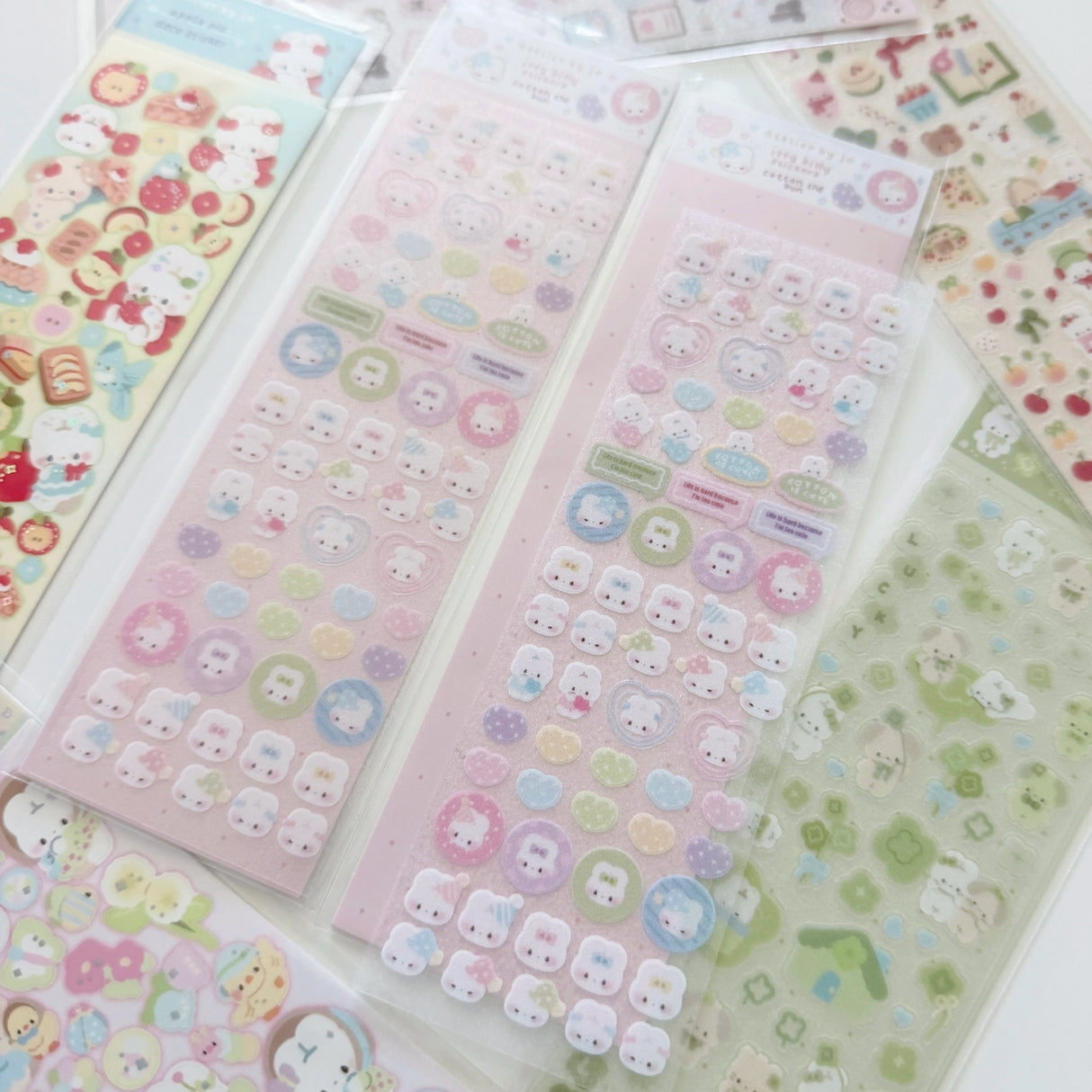 Atelier by Jo Small Sticker Sheet - Pink Journal

Bringing back the nostalgia of tiny deco stickers, these designs are perfect for decorating and filling in small spaces!