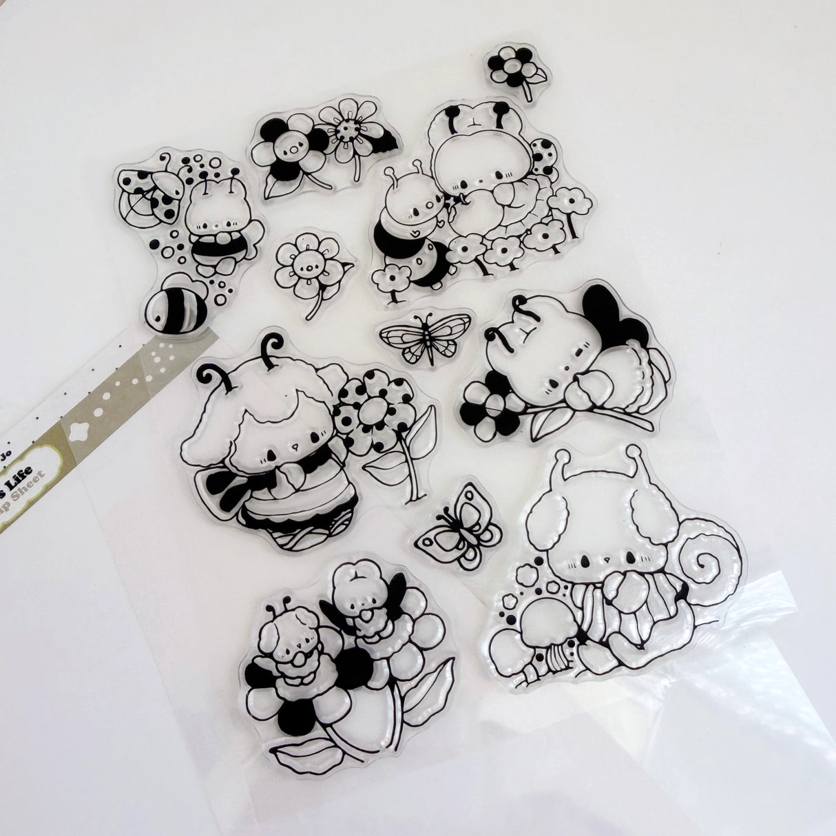 Introducing stamps that are easy to remove, clean, and store! Perfect for adding a finishing touch to your journal without adding bulk. Recommended to use in parallel with acrylic stamp blocks.