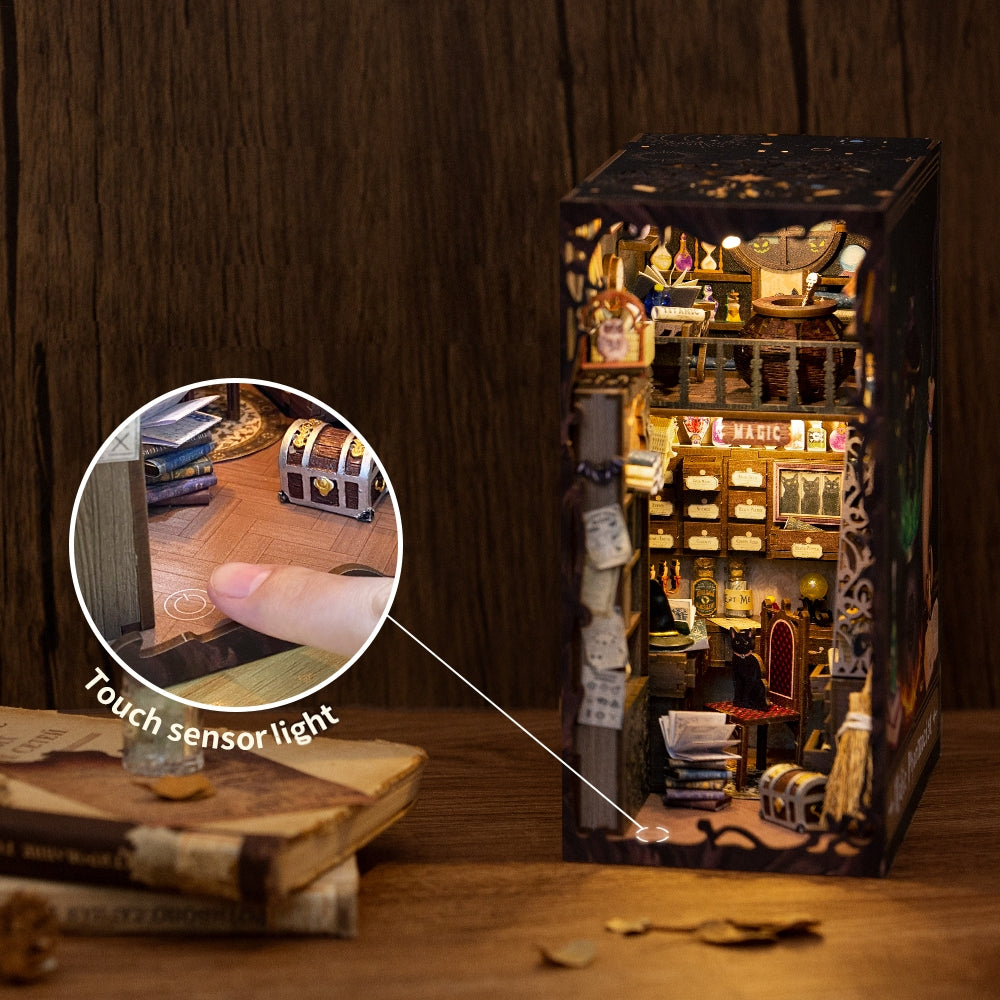 Book Nook Kit: Magic Pharmacist with Dust Cover