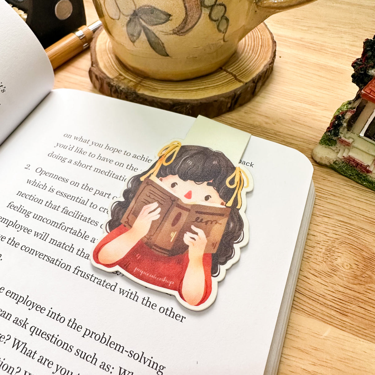 PaperaicaShop Girl Reading Magnetic Bookmark