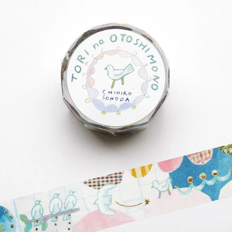 Cozyca Products - CHIHIRO SONODA Washi Tape - TORI no OTOSHIMONO

Washi tape by artist CHIHIRO SONODA, who is also known for embroidered works such as brooches and earrings. The shining gold foil-stamped "bird oyster" has a unique and cute design. Pay attention to the clear expression of the bird.

20mm wide x 5m long