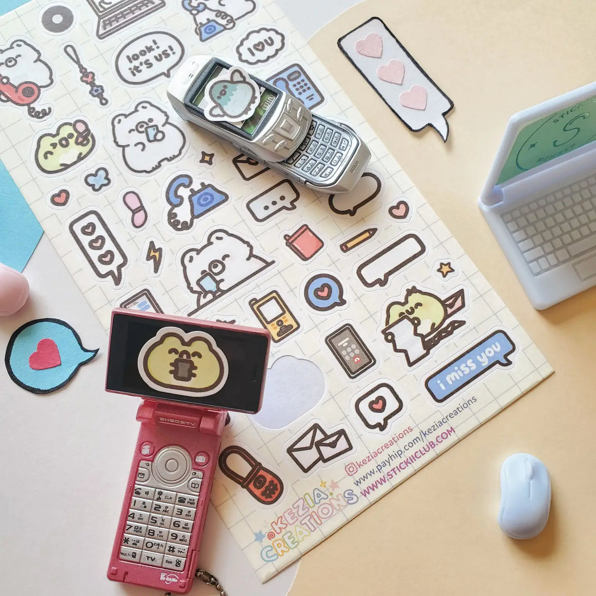 ☎️💌 Ring ring! @keziacreations’ adorable little buddies are here to deliver the sweetest messages straight to your heart! This kawaii crew is staying connected in the cutest ways - whether they’re chatting on rotary phones, typing away on laptops, or sending virtual hugs, these lovable pals are here to give a little extra love and are always just one call away!

Art by: @keziacreations