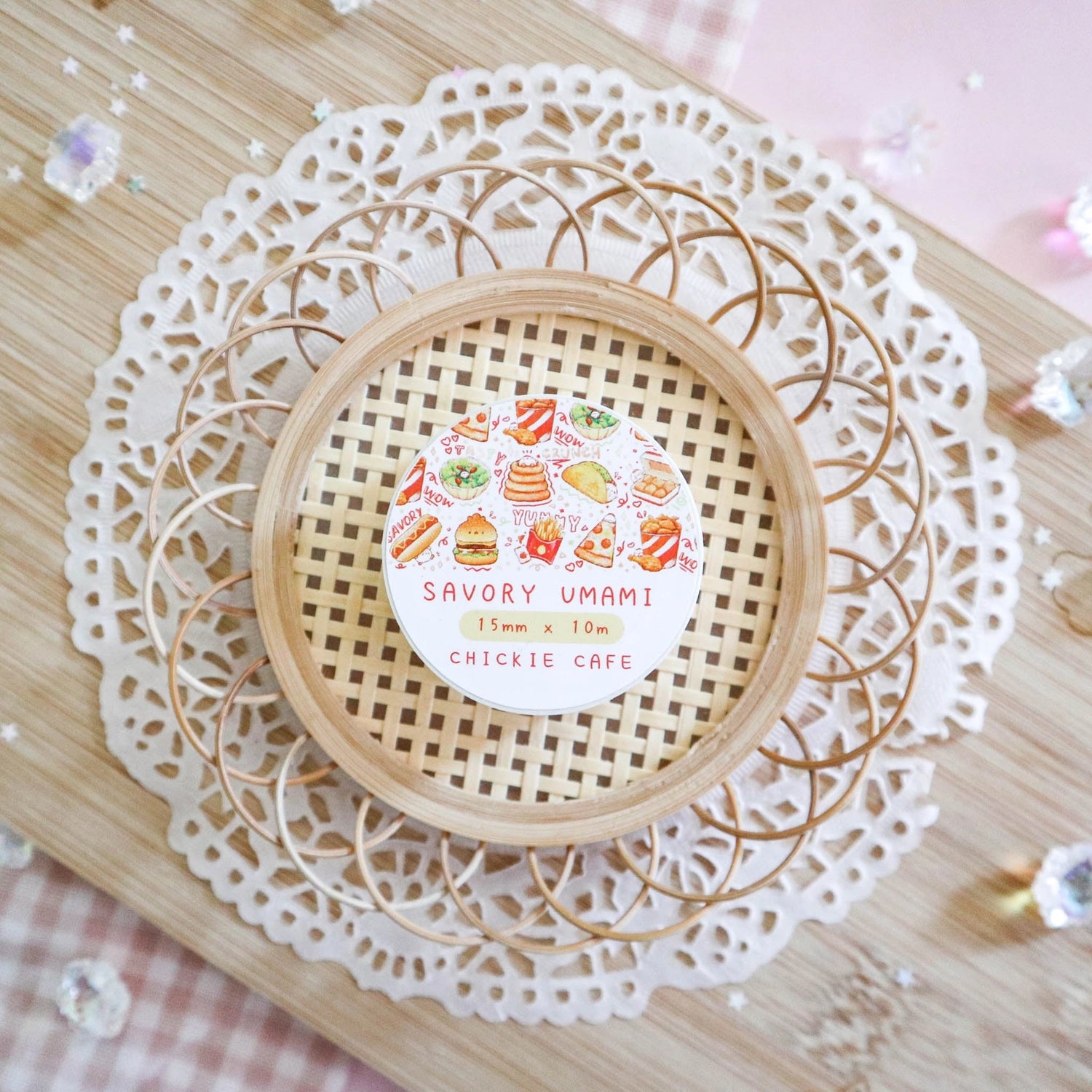 These stickers are perfect for decorating your personal belongings, journals, planners, penpal letters, or something you can stare at all day...basically, anything you want as long as it makes you happy

Details:

Washi Material 
Dimension: 15mm x 10m