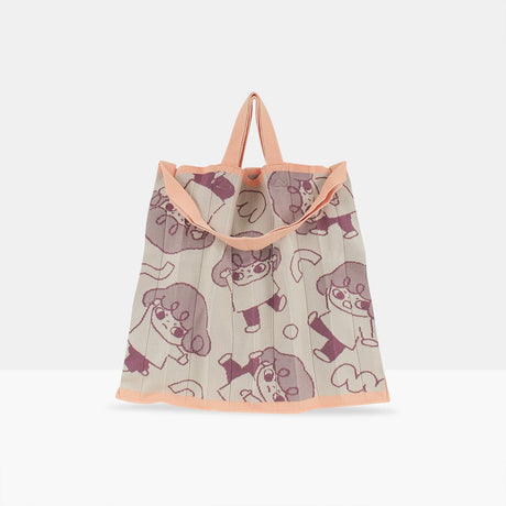 Made in collaboration with KNT365. The Dance bag features two sets of straps for hands and shoulders, and is gusseted in a gingham pattern.

Recycled polyester (one tote bag is made from approximately 4 recycled plastic bottles)
42 x 43cm x 8cm(depth), 188g
Easily clean the bag by tossing it into the washing machine (laundry net recommended)
Wrinkle free, so feel free to fold away when you don't need it!
Made locally in Japan