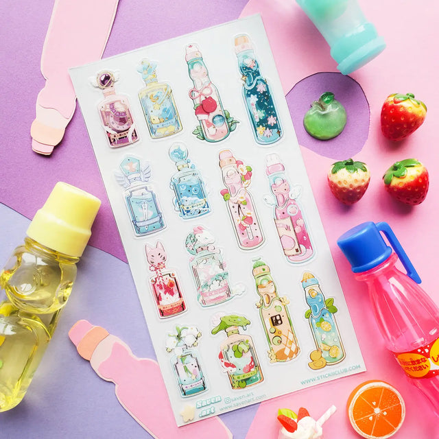 🥤🌸 POP! Fizz! @saven.art’s sparkling bottles are fully stocked with ramune refreshers, dreamy elixirs, and fruity little spells for every craving. From strawberry sweetness and citrus sparkle to moonlit brews, lucky charms, guardian potions, and cozy peachy sips, this sheet is basically a vending machine for wishes.

Art by: @saven.art