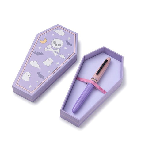 Esterbrook - Pastel Halloween Estie Fountain Pen

Pastel Halloween - the sweeter side of spooky season.&nbsp;For those who love their ghosts and pumpkins with a little more pink and purple, this pen&nbsp;pairs a shimmering purple barrel with soft pastel pink and black accents for a distinctly&nbsp;kawaii take on Halloween. A removable ghost charm adds an extra dose of spooky-cute for&nbsp;the season, then comes off to make this an easy year-round favorite. It’s cute, collectible,&nbsp;and made for the stati