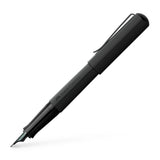 The Hexo Fountain Pen features an anodized aluminum barrel in sophisticated matte black. The anodizing treatment forms a protective outer layer of oxide that gives the pen its special color and makes it even more robust.