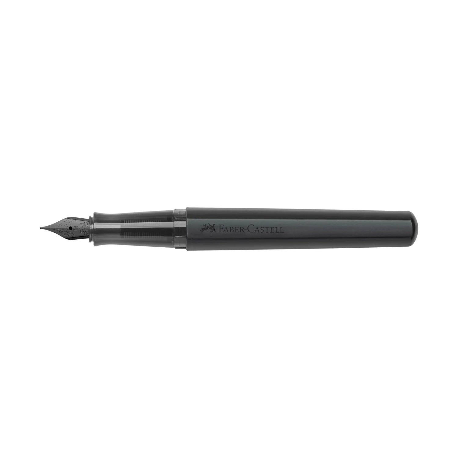 The Hexo Fountain Pen features an anodized aluminum barrel in sophisticated matte black. The anodizing treatment forms a protective outer layer of oxide that gives the pen its special color and makes it even more robust.