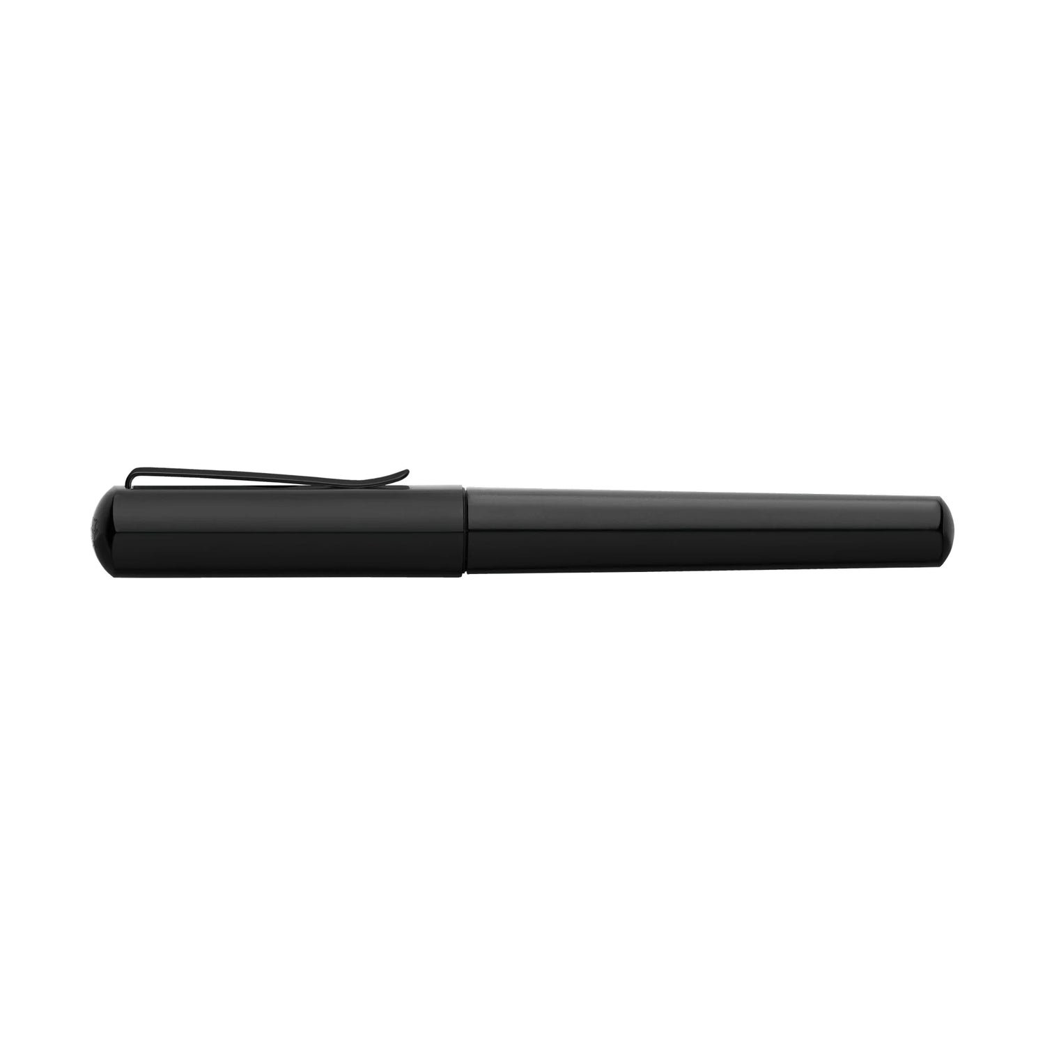 The Hexo Fountain Pen features an anodized aluminum barrel in sophisticated matte black. The anodizing treatment forms a protective outer layer of oxide that gives the pen its special color and makes it even more robust.