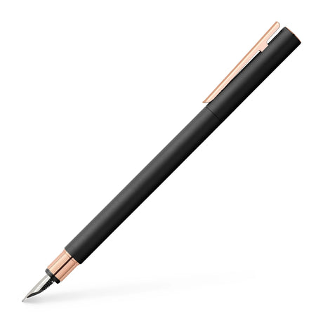 When it comes to design, young professionals and trend-setters who keep pace with the times have specific expectations: they expect a sophisticated and modern look. This is where the NEO Slim comes in as it meets these very needs: The NEO Slim Fountain Pen has a particularly slim barrel in a matte black lacquered finish, with rose gold trim.