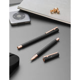 When it comes to design, young professionals and trend-setters who keep pace with the times have specific expectations: they expect a sophisticated and modern look. This is where the NEO Slim comes in as it meets these very needs: The NEO Slim Fountain Pen has a particularly slim barrel in a matte black lacquered finish, with rose gold trim.