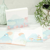 Japanese-style block memo boldly depicting Mt. Fuji. The soft color scheme makes it easy to wear in everyday life. Of course, it can be used as a daily note, as well as a small gift card or message card. They're also appreciated as souvenirs for foreigners or as gifts from Japan!