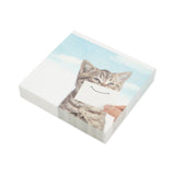 Block memo featuring a cute cat in a playful way. The design will make you smile, and it's sure to lift the hearts of those who receive it! Of course, it can be used as a daily note, as well as a small gift card or message card.