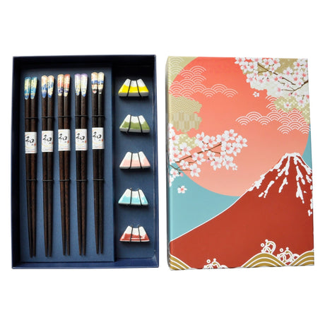 This adorable box set includes 5 sets of matching chopsticks and chopstick rests.&nbsp;

Size: 9 inch chopsticks, 2.25 inches W chopsticks rest
Material: Bamboo and Ceramic
Origin: China