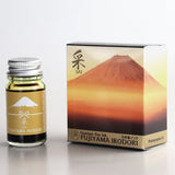 Mt. Fuji changes its expression in various ways depending on the season, weather, and time of day. Its beautiful and rich color landscape has had a great influence on culture and Japanese sensibilities. Expressing such a variety of expressions of Mt. Fuji and the delicate taste of traditional Japanese colors,
　
Loved by many people like Mt. Fuji
to become an ink that “connects” hearts and minds.
I made this with my wish. We created an ink.

Sai Yellow -&nbsp;Dazzling golden Mt. Fuji as if receiving applause