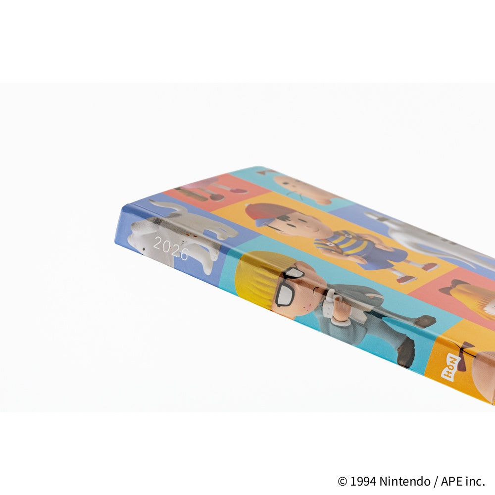 The book spine also includes some prints of the figurines so you can see the character’s faces when your techo is on the bookshelf and feel joy at the sight of them.