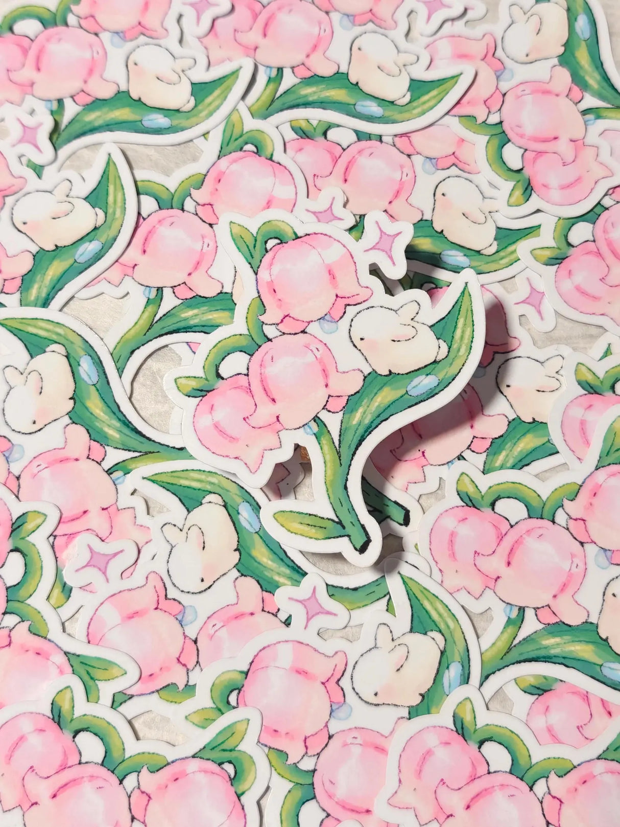 This is a glossy vinyl die-cut paper sticker, illustrated and made in-house by me. It's waterproof and ideal for decorating hard surfaces like laptops, water bottles, and phone cases, adding a cute touch to your belongings.&nbsp;

Material: premium glossy waterproof vinyl