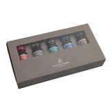 The Inks 1670, from the exclusive Jacques Herbin Prestige Collection, commemorate the year Jacques Herbin was founded in the heart of Paris. These deep, intense colours are illuminated with gold glitter.

This box contains 5 bottles of 10ml of1670 inks:

Hematite Red
Storm Grey
Chivor Emerald
Ocean Blue
Cyprus Carob

1670 inks are suitable for fountain pens, roller pens, glass nibs and fountain holders. The waxing of the stopper and the seal on the bottle are done by hand in the Jacques Herbin workshop.&nbs