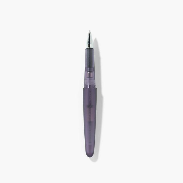 A pen that evokes the texture of frosted glass. Its translucency reveals the internal mechanism as an aesthetic feature. Careful consideration of form and colour palette ensures an elegant presence, even when not in use.&nbsp;

The pen is equipped with thoughtful functionality, including an extended grip section and a screw cap designed for quick access with minimal turns. The visible ink level allows for easy refills.

0.5mm
Includes converter