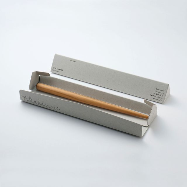 Experience the feel of natural wood. Japanese cherry is known for its reddish colour that deepens over time, allowing you to enjoy your pen’s unique transformation. An ink-resistant finish ensures practicality while maintaining the natural appeal of wood.

A nib holder crafted from Japanese cherry. Designed for ease of writing, the 7-inch length fits comfortably in the hand like a standard pencil. Partner with your favourite nib, or switch nibs to suit your mood. Fits most nibs as well as those from our ran