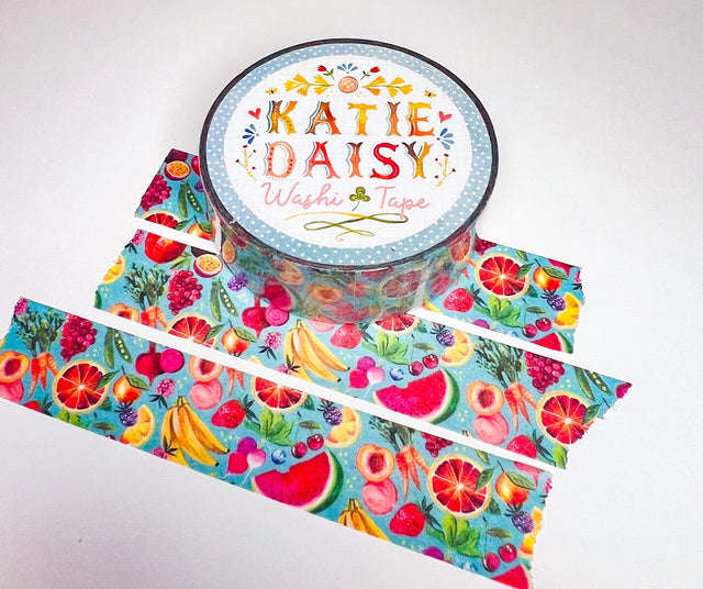 There are so many uses for washi tape! You can use it for scrapbooking, gift wrapping, and even home decor projects :) Add some extra charm to your letter-writing, use it to tack up photos... the possibilities are endless!

Details:

* Traditional washi tape, printed on rice paper
* Each roll is 15mm wide, 10m long, and the pattern reprints every 350mm.
* Semi-transparent&nbsp;