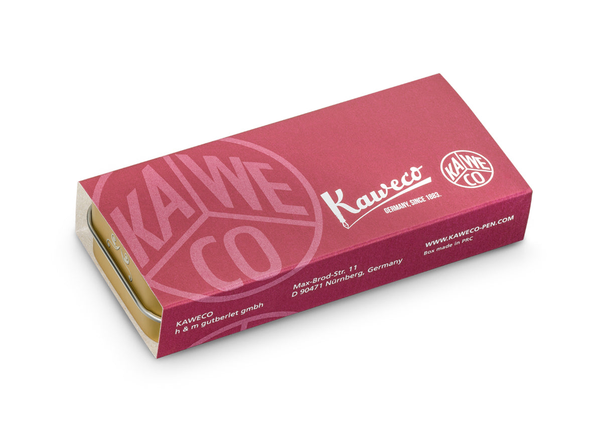 Just like the intricately cut facets of a ruby, the glossy polished surface of the fountain pen creates an exciting play of light on the octagonal shape. The refinement of the surface creates soft, rounded edges, which makes the writing instrument particularly comfortable to hold. A shadow engraving and the combination of aluminum with gold elements complements the elegant character of the pen. Included with this pen is a standard royal blue ink cartridge.&nbsp;