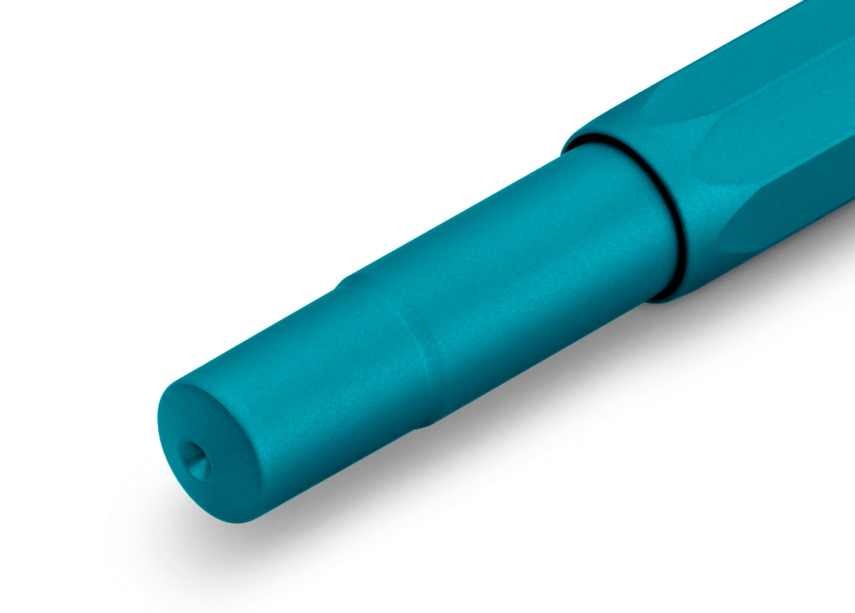 With the new Kaweco Collection variant, you embark on an exotic trip. The inspiration for this magnificent fountain pen has come from the rare blue iguana. Thus, the Kaweco icon shines in a fantastic blue-green anodisation. Especially the silk-matt finish of the surface and the distinctive haptic of the aluminium body create a graceful appearance. The gold-plated elements complete the design perfectly.

In 1911 something remarkable by the name of Kaweco Sport was created. The pocket-sized fountain pen only 