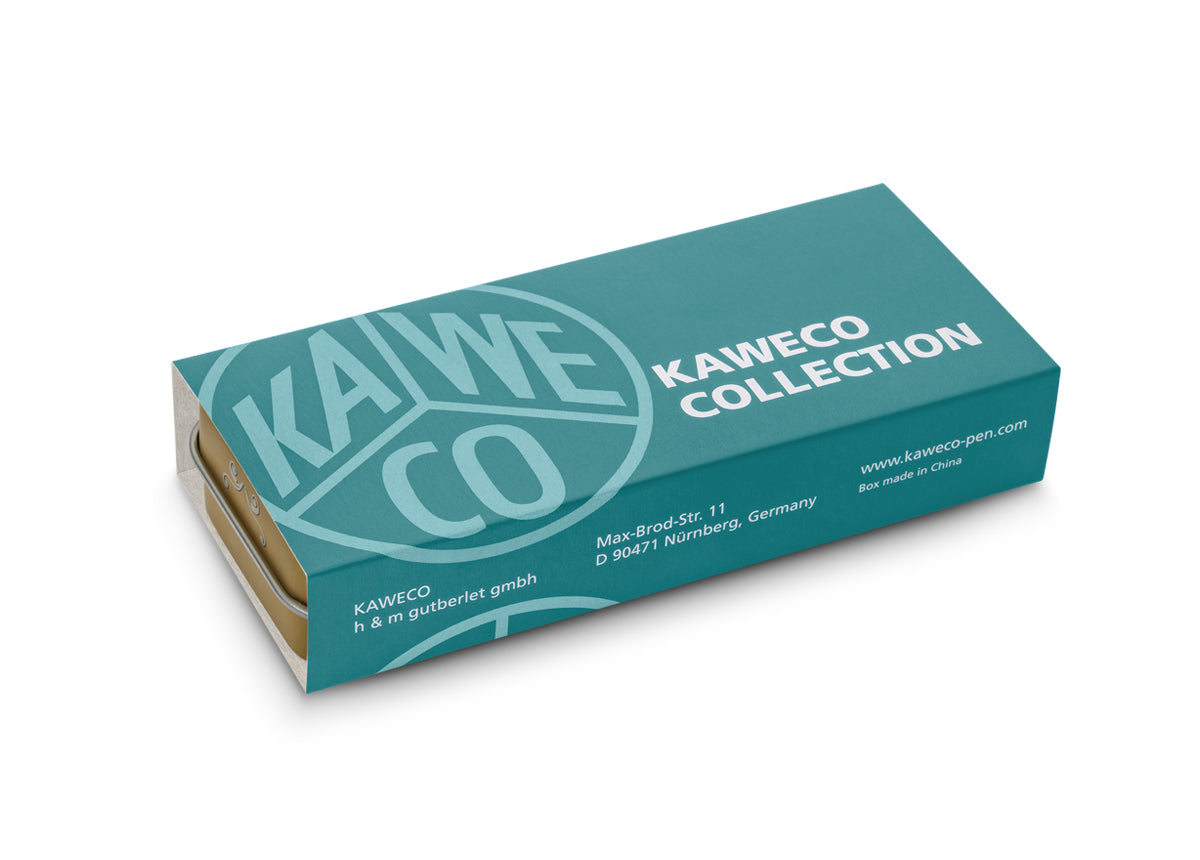 With the new Kaweco Collection variant, you embark on an exotic trip. The inspiration for this magnificent fountain pen has come from the rare blue iguana. Thus, the Kaweco icon shines in a fantastic blue-green anodisation. Especially the silk-matt finish of the surface and the distinctive haptic of the aluminium body create a graceful appearance. The gold-plated elements complete the design perfectly.

In 1911 something remarkable by the name of Kaweco Sport was created. The pocket-sized fountain pen only 