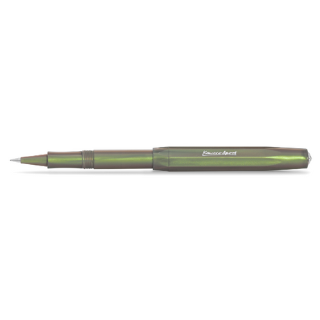 Houston, we have a new series: the new LUNAR SPORT dares to take the first step into the Kaweco standard range. For the first time, the series sparkles here in two magical nuances: While the colour Light Green shimmers brightly, like delicate moonlight, Shadow Green is reminiscent of a fresh spring night and sprouting buds. Green and bronze light up alternately within an iridescent color change when you move the pen in the light, providing space for exciting color contrasts.

A play of light and shadow

Wit