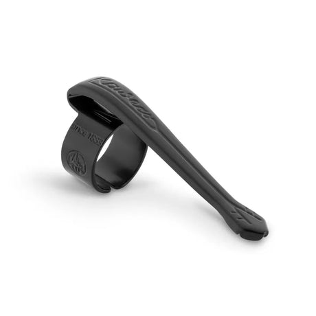 Kaweco Liliput Nostalgia Clips

The clip fits the LILIPUT model. Simply slide it open and the clip is ready for use.

Not only in function, but also visually, this accessory is an upgrade for every Kaweco.

Attention: This clip does not fit on the Liliput retractable ballpoint pen.