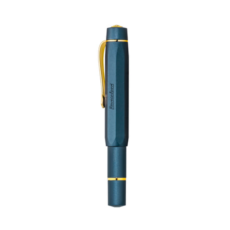 The AL Sport Solo fountain pen in navy with gold hardware not only has a classic look but also fits snugly in your hand.

The metallic body is made of high-quality aluminium and grants an unique haptic experience. Its fine surface imparts elegance.&nbsp;

This pocket fountain pen only measures 10.5 cm when closed and is, therefore, a perfect everyday pen. When the cap is attached, the pen grows to a standard size of 13 cm. Thanks to its light weight and small size, it’s a great pen for on the go.

You can i